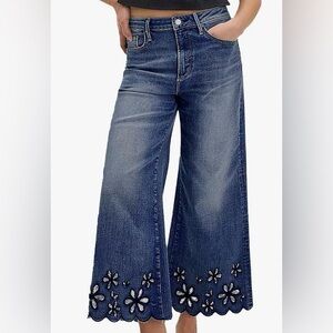 Flamingals Embroidered Floral Wide-Leg Cropped Jeans Size Small NWT